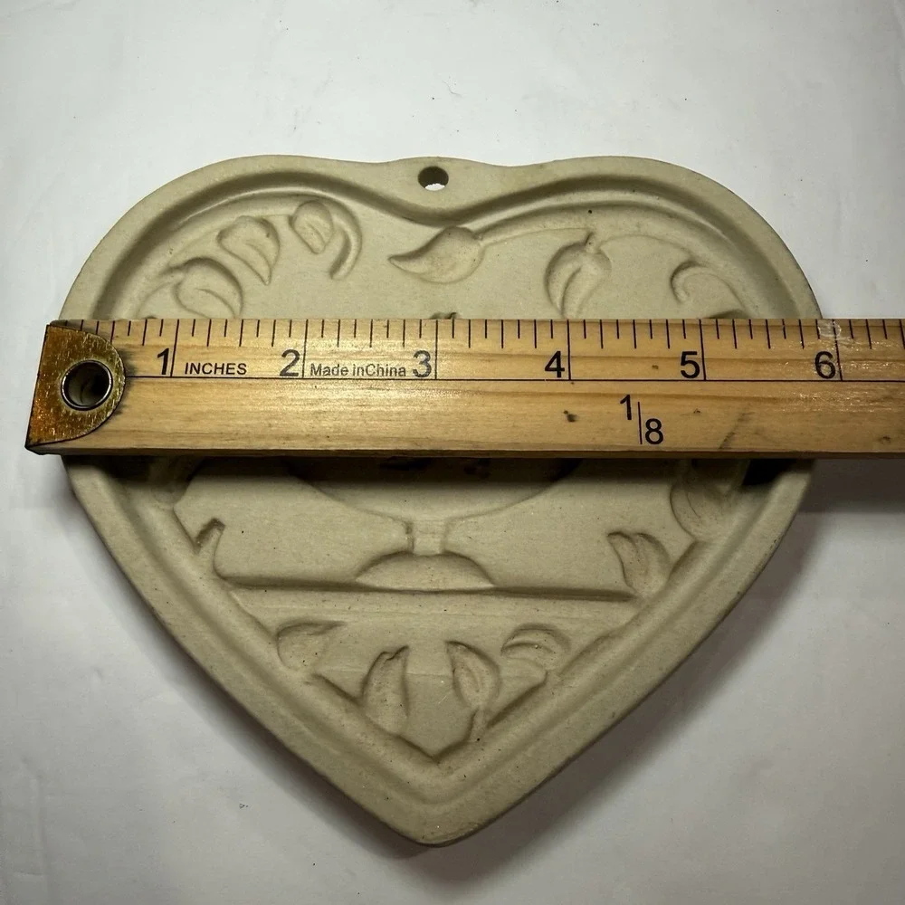 Pampered Chef 1999 Come To The Table Heart Stoneware Cookie Mold USA